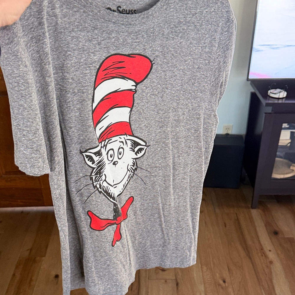 Dr. Seuss Gray and Red T-Shirt Medium